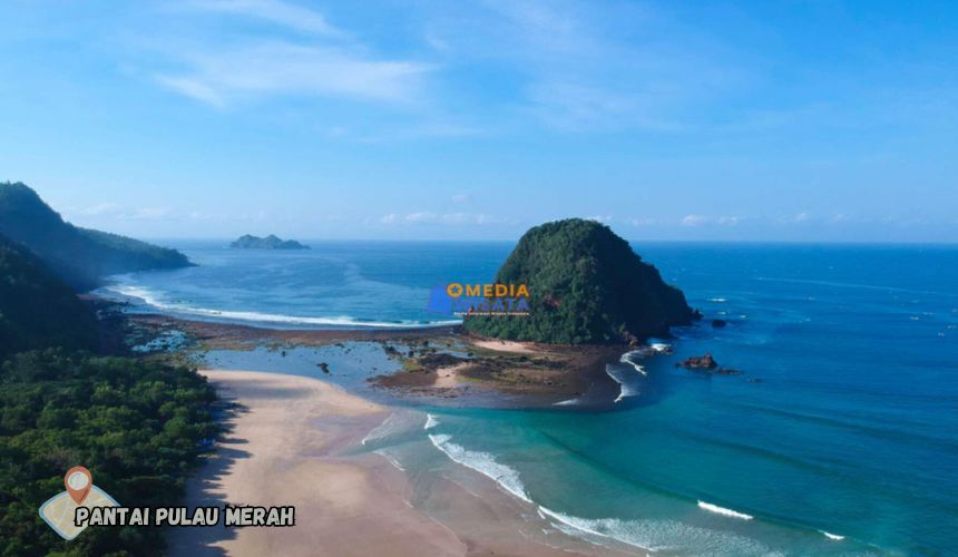 Pantai Pulau Merah