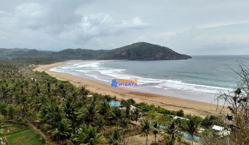 Pesona Utama Pantai Taman Pacitan